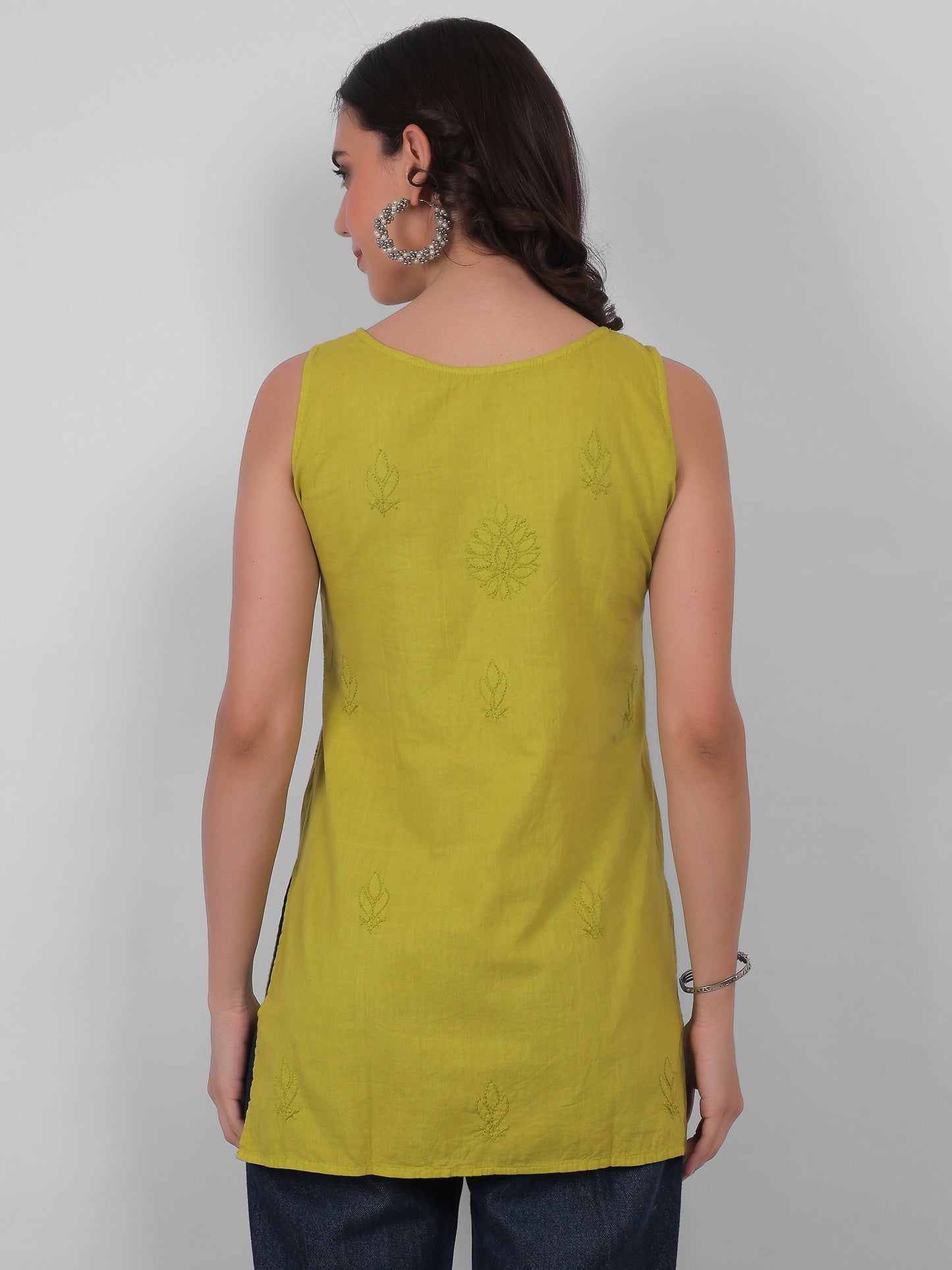 The Chikankari Story: White Sleeveless Chikankari Top and Tunic with Hand Embroidery – Lakhnavi Bakhiya and Thread Work